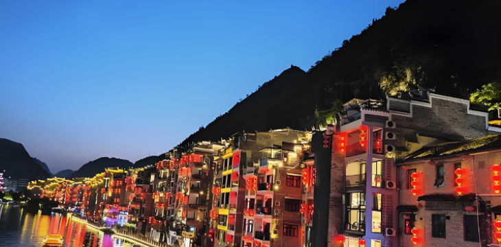 贵州遵义：真人实景沉浸式演艺燃动文旅热  