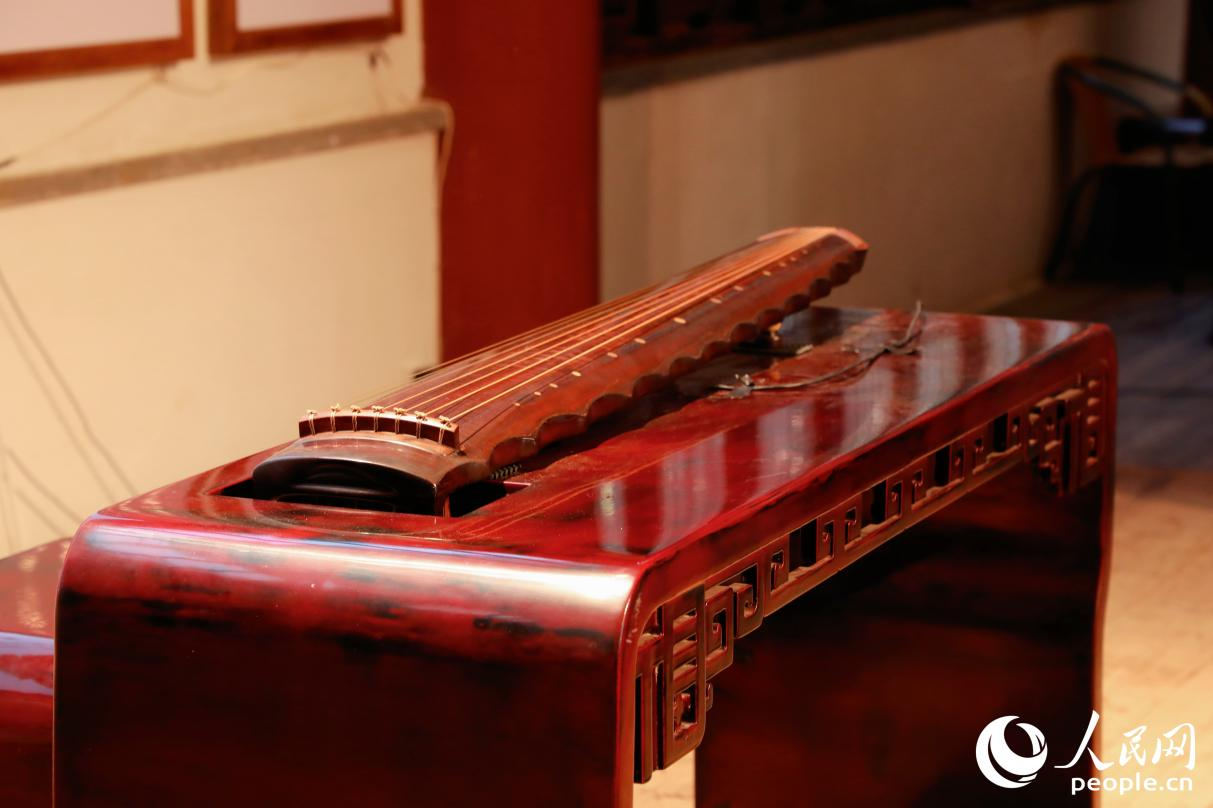 1765260274113984.png 古琴是中国最古老的弹拨乐器之一,至今已有.png