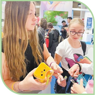 1765861383893754.png 2025年意大利都灵国际书展上,.png