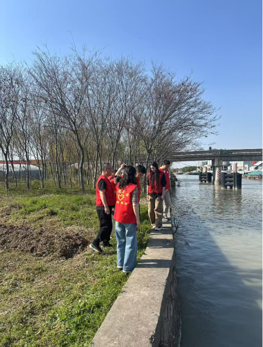 1765874229866986.png 图为民间河长在111.png