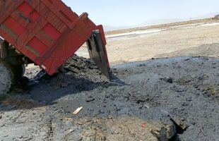 触目惊心！青海一企业非法填埋万吨危废