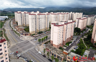 离开“穷窝窝”，共创好生活