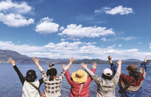 避寒康养需求增加    银发族“候鸟”开启秋冬旅居    