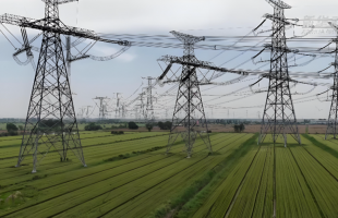 为高压线路后退六公里点赞