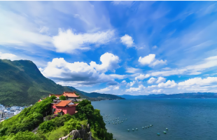 分享美景！延时摄影看云南抚仙湖璀璨星空