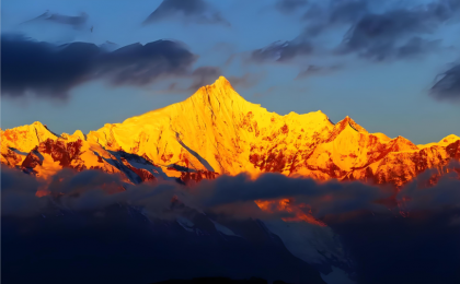 震撼！看梅里雪山从月映银山到日照金山 
