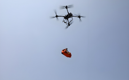 我国首款7吨级运投无人机长鹰-8首飞成功  