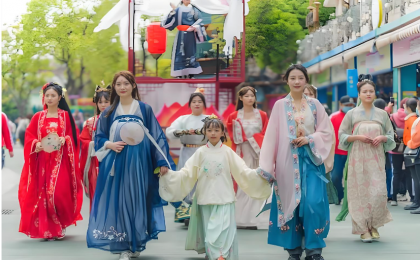 国风主题活动吸引游客“走进来” 
