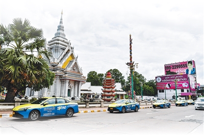 1761623931163482.jpg 由中国车企生产的电动出租车.jpg