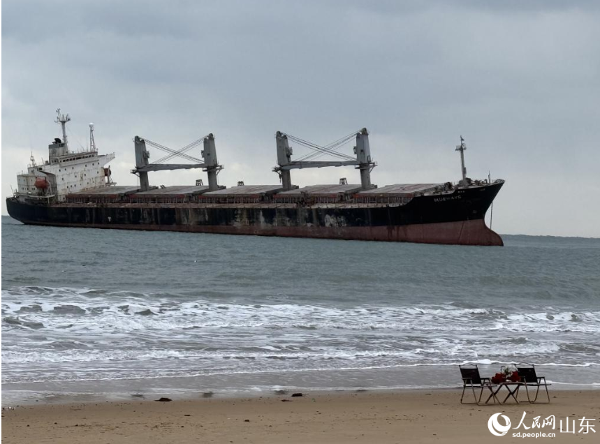 荣成市布鲁威斯号。 人.png